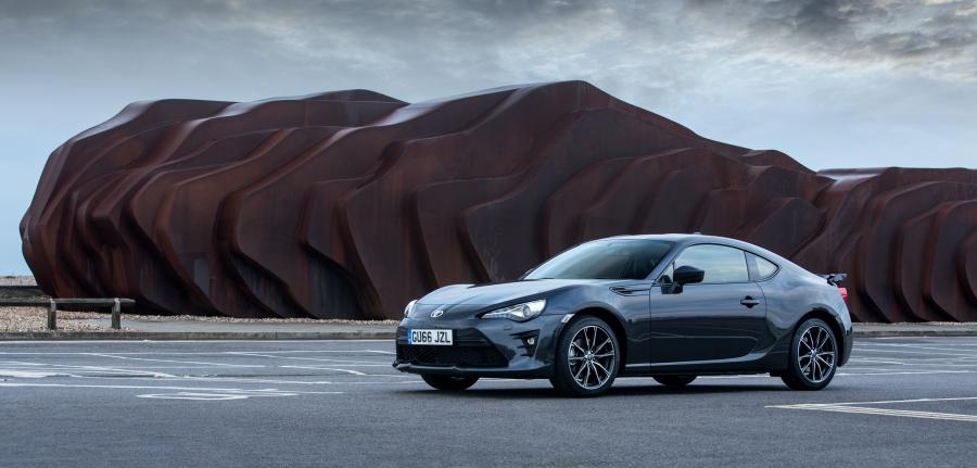  Toyota GT 86 2016 года  (UK) (фото 8 из 31)